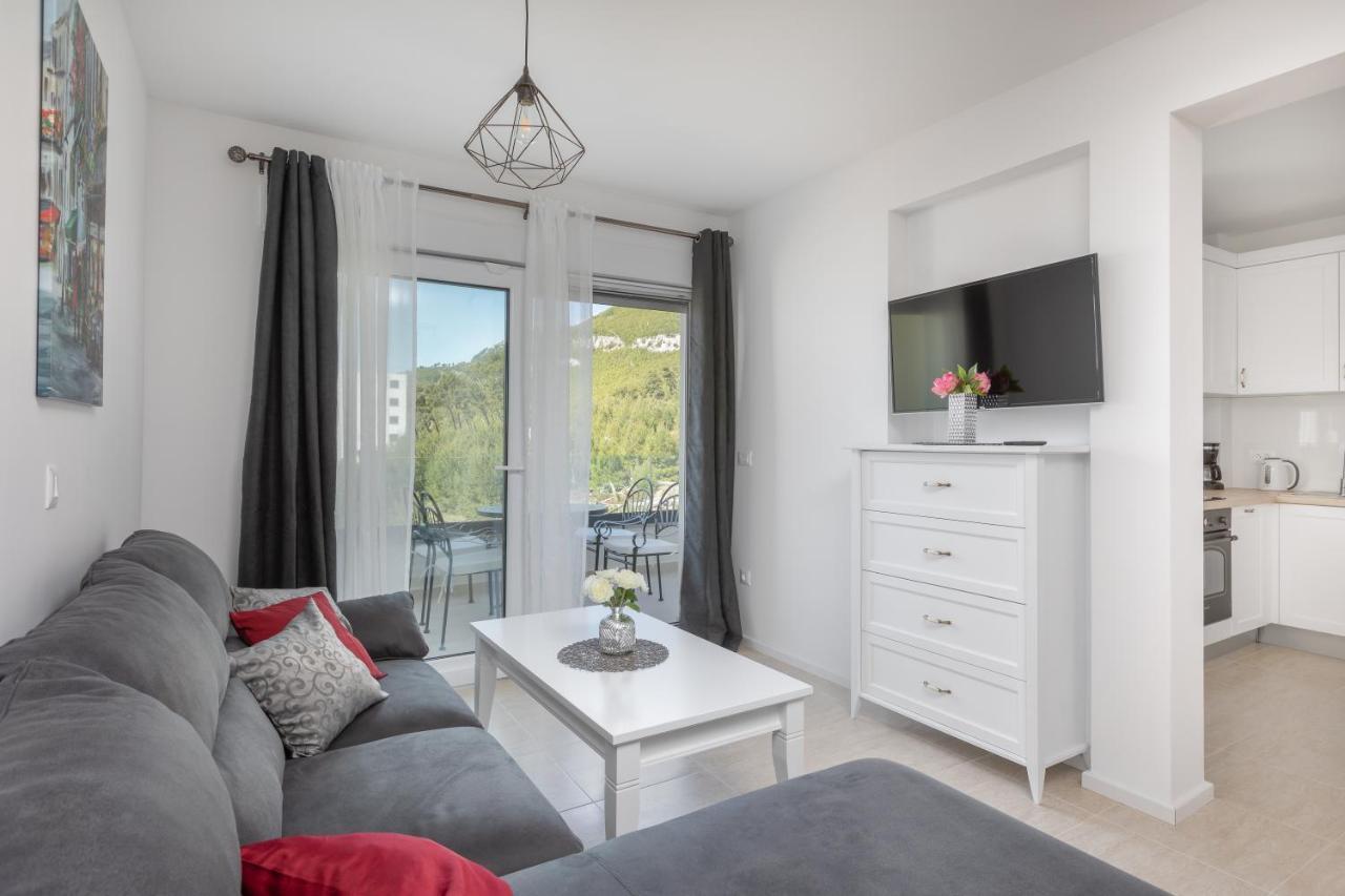 Apartment Oseka Makarska Esterno foto