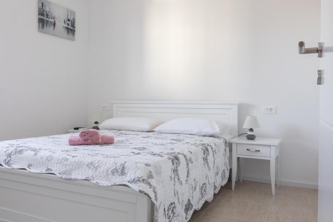 Apartment Oseka Makarska Esterno foto